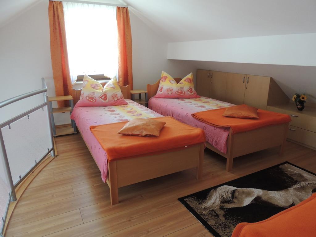 Apartments And Rooms Tavcar Bled Bilik gambar