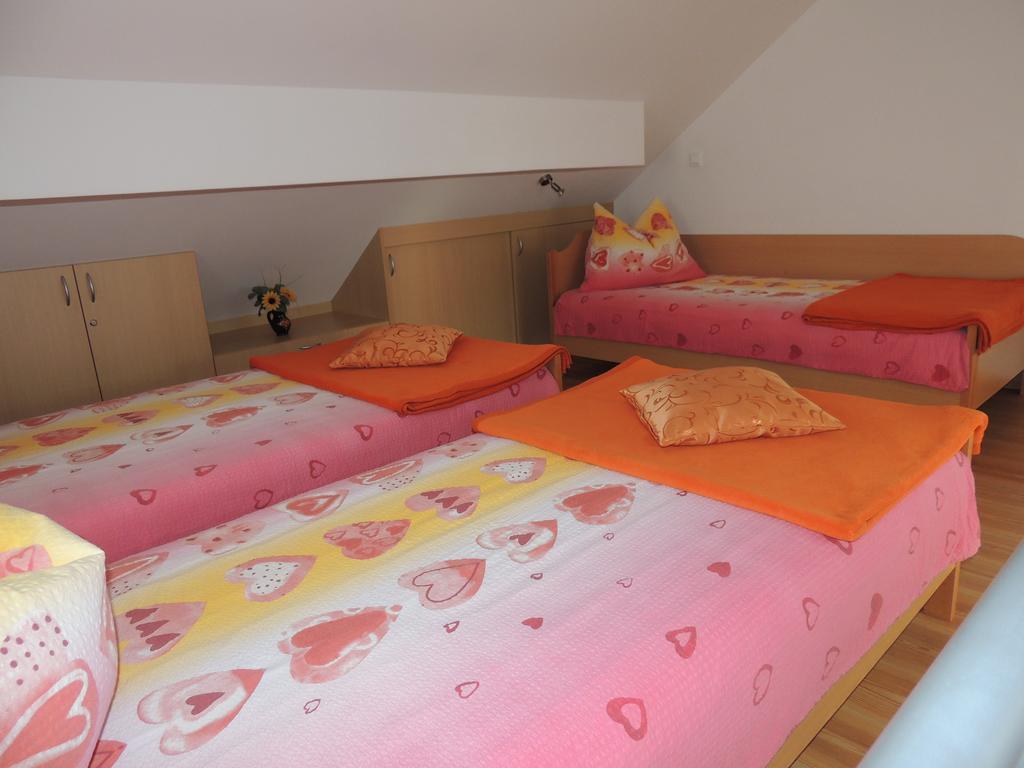 Apartments And Rooms Tavcar Bled Bilik gambar