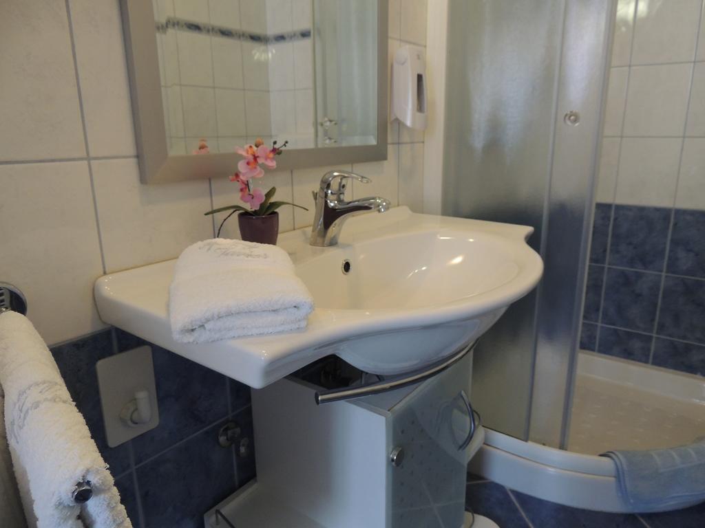 Apartments And Rooms Tavcar Bled Bilik gambar
