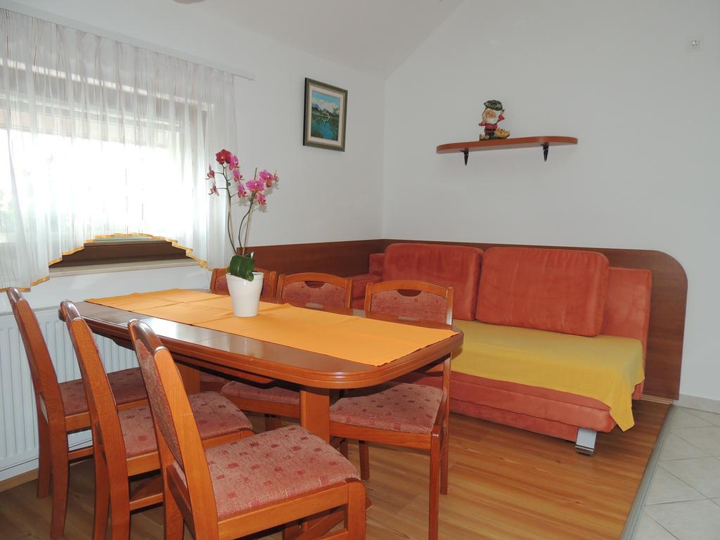 Apartments And Rooms Tavcar Bled Bilik gambar